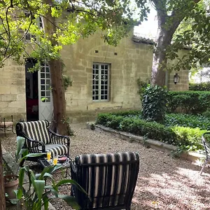 Face Au Palais Couette-café